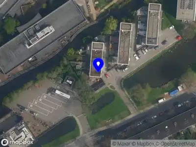 Ambulance met grote spoed naar de Maria Strickhof in Delft