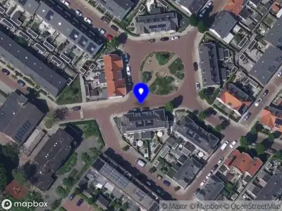 Ambulance met grote spoed naar de Hugo de Grootplein in Gorinchem