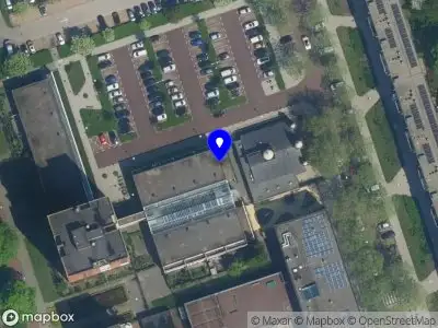 Ambulance met grote spoed naar de Valkenisseweg in Amsterdam