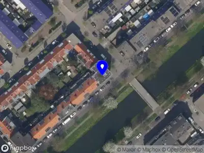 Ambulance met gepaste spoed naar de Lange Hilleweg in Rotterdam