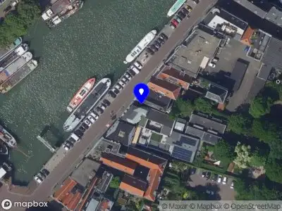 Ambulance met gepaste spoed naar de Kuipershaven in Dordrecht