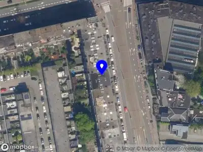 Ambulance met gepaste spoed naar de Bergweg in Rotterdam