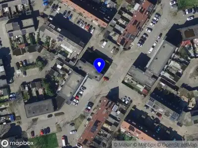 Ambulance met grote spoed naar de Esdoornlaan in Hellevoetsluis