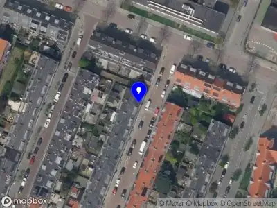 Ambulance met gepaste spoed naar de Akkermanstraat in Rotterdam