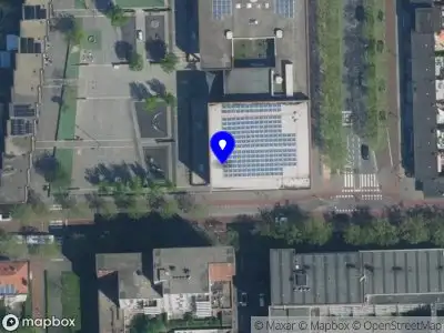 Ambulance met grote spoed naar de Abraham Kuyperplein in Amsterdam