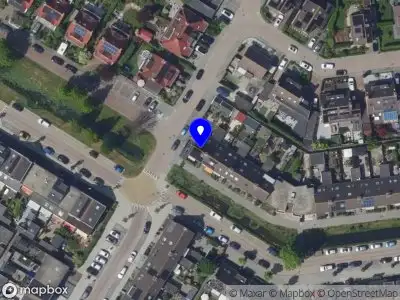 Ambulance met grote spoed naar de Waterpeper in Alblasserdam
