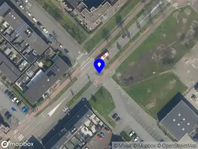 Ambulance met grote spoed naar de Dr. Jan Schoutenlaan in Maassluis