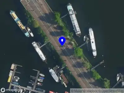 Ambulance met gepaste spoed naar de Verbindingsdam in Amsterdam