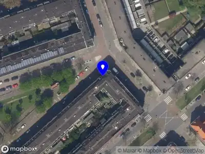 Ambulance met grote spoed naar de De Manstraat in Rotterdam