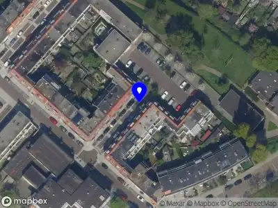 Ambulance met grote spoed naar de Copernicusstraat in Schiedam