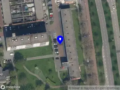 Ambulance met grote spoed naar de Jacques Urlusplein in Schiedam
