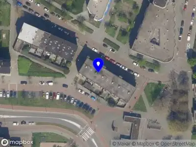 Ambulance met grote spoed naar de Weteringstraat in Rotterdam