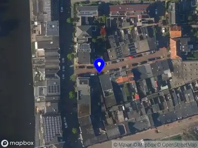 Ambulance met grote spoed naar de Van Reedestraat in Alphen aan den Rijn