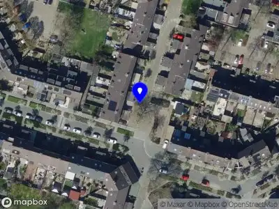 Ambulance met grote spoed naar de Lijster in Hoogvliet Rotterdam