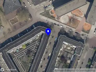 Ambulance met grote spoed naar de Brederodestraat in Rotterdam