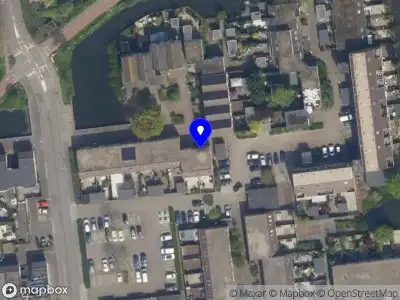 Ambulance met grote spoed naar de Hilde erf in Capelle aan den IJssel