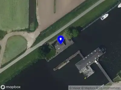 Ambulance met grote spoed naar de Kanaaldijk-noord in Hardinxveld-Giessendam