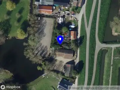 Ambulance met grote spoed naar de Gaddijk in Spijkenisse