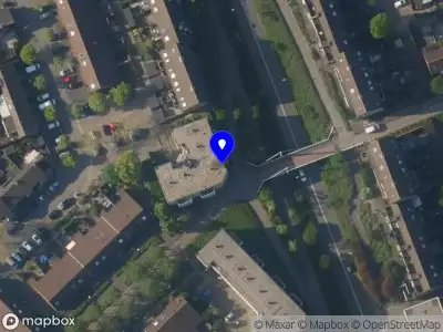 Ambulance met gepaste spoed naar de Henriëtte Roland Holststraat in Leiden