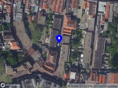 Ambulance met gepaste spoed naar de Dolhuisstraat in Dordrecht