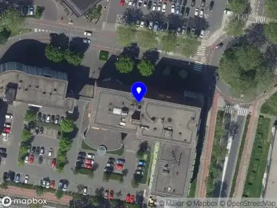 Ambulance met gepaste spoed naar de Dudok-erf in Dordrecht
