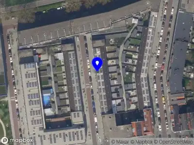 Ambulance met grote spoed naar de Maliestraat in Rotterdam