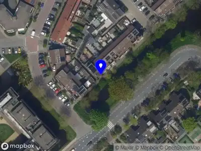 Ambulance met grote spoed naar de Eduard van Beinumsingel in Leiderdorp