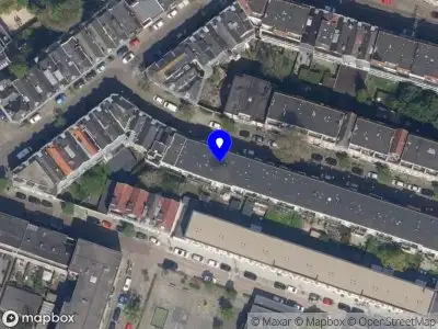 Ambulance met grote spoed naar de Ooievaarstraat in Rotterdam