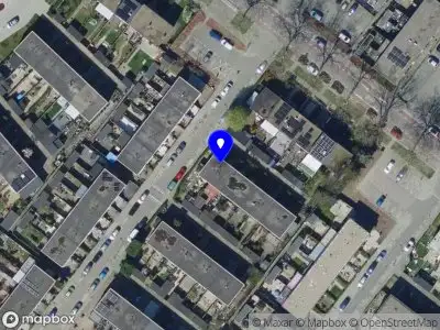Ambulance met gepaste spoed naar de Geepstraat in Hoogvliet Rotterdam