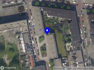 Ambulance met grote spoed naar de Beverstraat in Rotterdam
