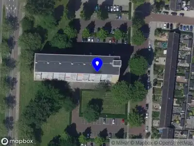 Ambulance met grote spoed naar de Halleyweg in Dordrecht
