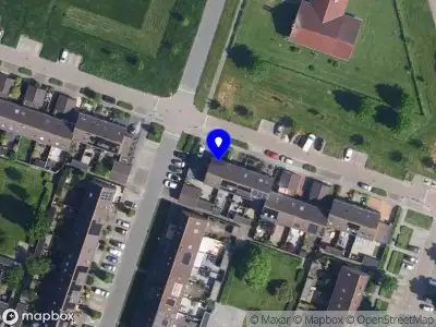 Brandweer met grote spoed naar de Hopklaverstraat in Almere vanwege reanimatie