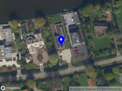 Ambulance met gepaste spoed naar de Ringvaartweg in Rotterdam