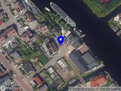 Ambulance met grote spoed naar de De Hoop in Valkenburg