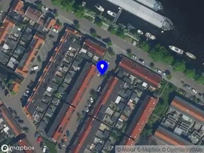 Ambulance met gepaste spoed naar de Narvastraat in Zaandam