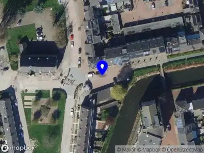Ambulance met grote spoed naar de Jan Campertkade in Spijkenisse