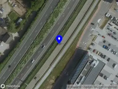 Brandweer met grote spoed naar de Vliegveldweg in Maastricht-Airport vanwege voertuigbrand