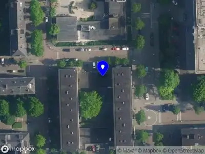 Ambulance met grote spoed naar de Hellenburg in Amsterdam