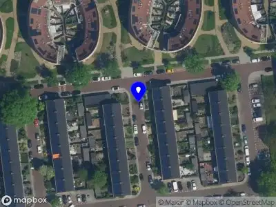 Ambulance met grote spoed naar de Oslostraat in Haarlem
