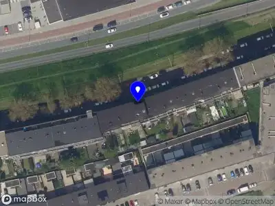 Ambulance met gepaste spoed naar de Brielselaan in Rotterdam