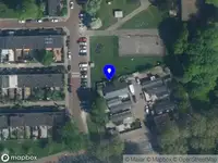 Ambulance met grote spoed naar de Suze Groenewegplantsoen in Amsterdam