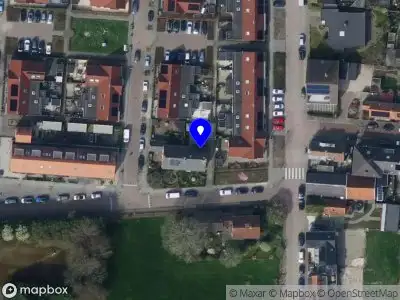 Ambulance met grote spoed naar de Wilhelminastraat in Numansdorp