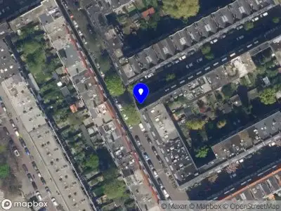 Ambulance met grote spoed naar de Groen van Prinstererstraat in Rotterdam