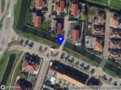 Ambulance met grote spoed naar de Riedermorgen in Barendrecht