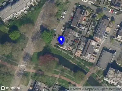 Ambulance met gepaste spoed naar de Wijnkoopsbaai in Capelle aan den IJssel