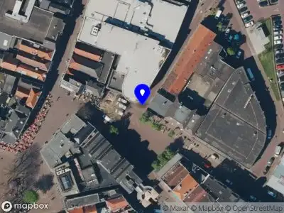Brandweer met gepaste spoed naar de Varkensmarkt in Tiel vanwege waarnemen gaslucht