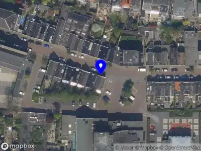 Ambulance met gepaste spoed naar de Emmastraat in Vlaardingen