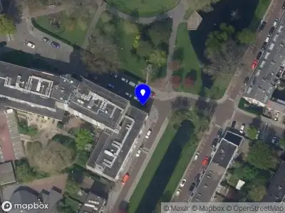 Ambulance met grote spoed naar de Bevelandsestraat in Rotterdam