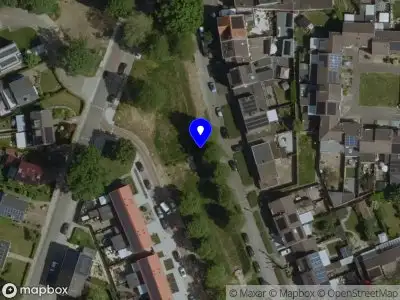 Brandweer met grote spoed naar de Maarten Trompstraat in Landgraaf vanwege een buitenbrand