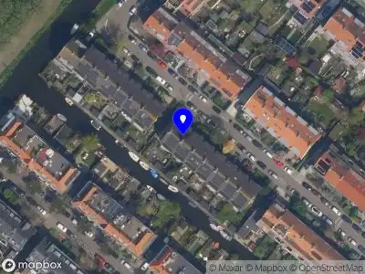 Ambulance met grote spoed naar de Nieuwe Kerkstraat in Rotterdam